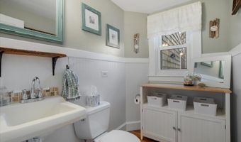 61 Old Phinneys Ln, Barnstable, MA 02630