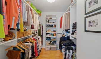 17 Chapel St Apt 402, Albany, NY 12210