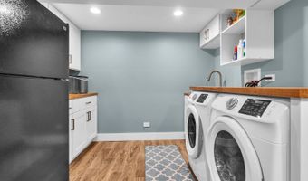 957 N HOWARD Ave, Addison, IL 60101