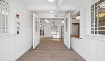 11 Indian Wells Hwy, Amagansett, NY 11930