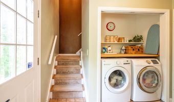 17 Hoyt Rd, Bethel, CT 06801