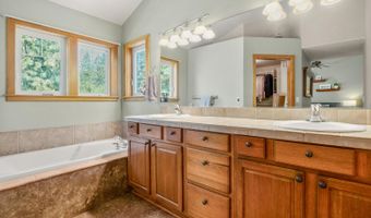 335 NW 17th St, Bend, OR 97701