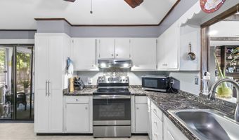 66 Loftus Cir, Bridgeport, CT 06606