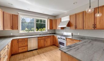 110 Stone Hill Rd, Bolton, VT 05464
