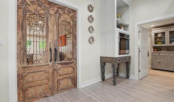 927 N Shore Dr, Biloxi, MS 39532