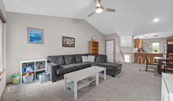 1005 Twilight Dr, North Liberty, IA 52317