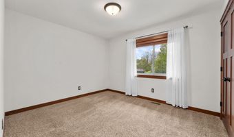 2544 Avery Ln, Altoona, WI 54720