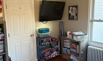 321 Laten Knight Rd, Cranston, RI 02921