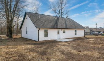 305 Crescent St, Aurora, MO 65605