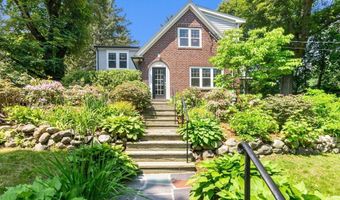 418 Mystic St, Arlington, MA 02474