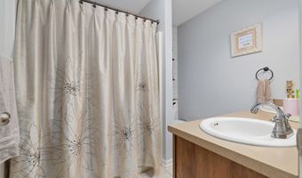 1306 Lori Lea St, Auburn, IN 46706