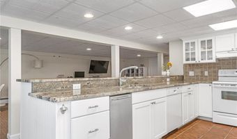 94 Greening Ln, Cranston, RI 02920
