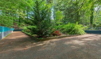 160 Pelican Rd, Middletown, NJ 07748