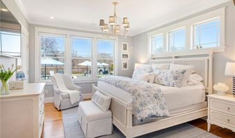1048 Ocean Rd, Narragansett, RI 02882
