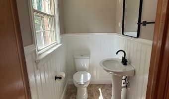 609 Piney Mountain Rd, Appomattox, VA 24522