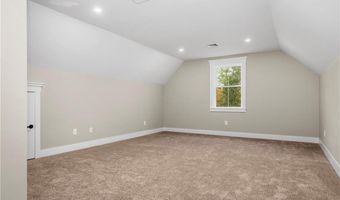 369 Huntinghouse Rd, Glocester, RI 02857