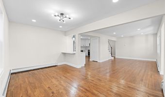 22 Guilette Pl, Amityville, NY 11701