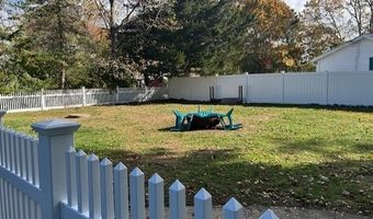 3 Henley St, Charlestown, RI 02813