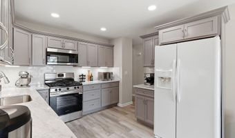 1548 Longboat Ave, Beachwood, NJ 08722