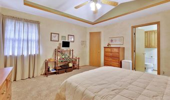 710 Lakewood Ct, Augusta, KS 67010