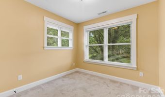 2 Cottage Cove Ln, Asheville, NC 28803