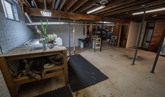 24352 State Highway Ee, Aurora, MO 65605