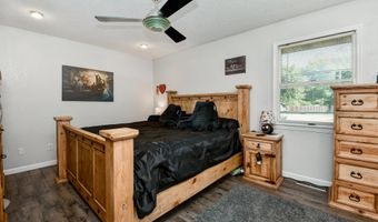 1004 Baretta Ct, Aurora, MO 65605