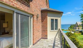 111 Harrison Ave A18, Newport, RI 02840