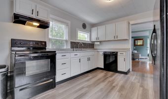 12 Maple St, Bath, ME 04530