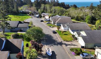 6923 OAKWOOD Ct, Brookings, OR 97415