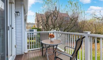 364 Bellevue Ave A6, Newport, RI 02840