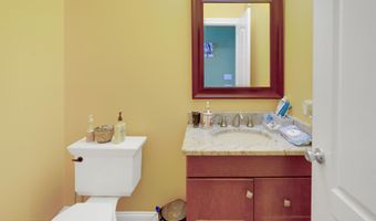 449 Montgomery St, Bayville, NJ 08721
