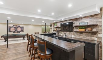 312 Aberdeen Ln, Aurora, OH 44202