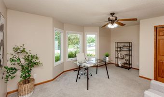 4518 Hemingway Dr, Ames, IA 50014