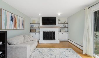 7 Jencks Rd, Cumberland, RI 02864