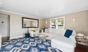 38 Bayside Pl, Amityville, NY 11701