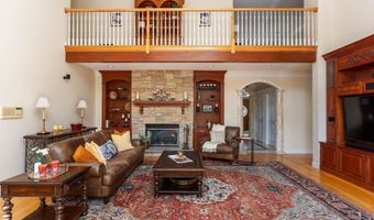 8 Buttonwood Dr, Andover, MA 01810