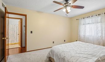 8582 134th St W, Apple Valley, MN 55124