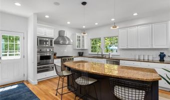19 Cassandra Ln, North Kingstown, RI 02852
