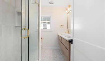 40 Atlantic St, Newport, RI 02840