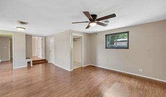 9405 Mackenzie Rd, Affton, MO 63123