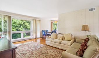 6049 AVON Dr, Bethesda, MD 20814