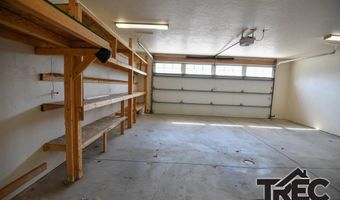 155 N 1st St W, Cowley, WY 82420