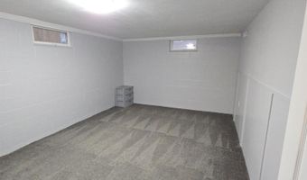1222 NE 11th Ave, Aberdeen, SD 57401