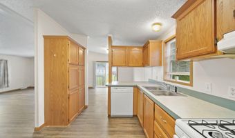 948 Savannah River Dr, Adrian, MI 49221