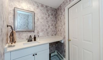 41 Holly Hill Ln, Cranston, RI 02921