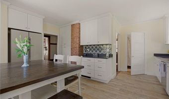 24 Thurston Ave, Newport, RI 02840