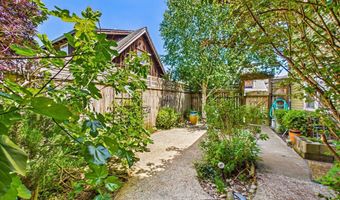 2966 Janes Creek Dr, Arcata, CA 95521