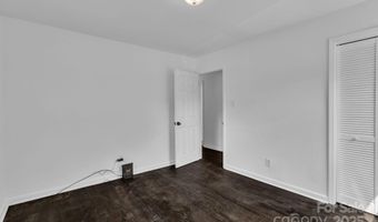 4930 Crestmont Dr, Charlotte, NC 28205
