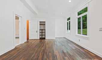 111 Rathfarnham Cir, Asheville, NC 28803